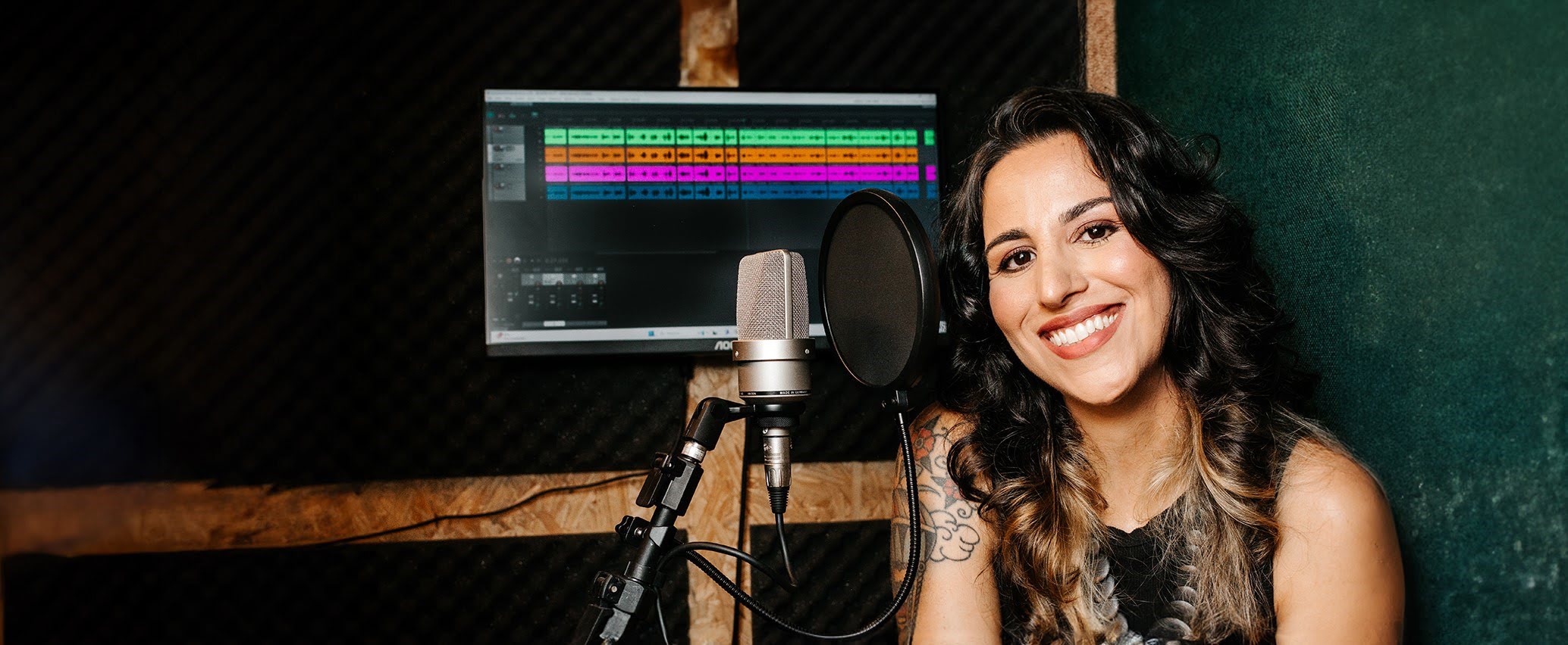 Locutora Publicitária Débis Candido